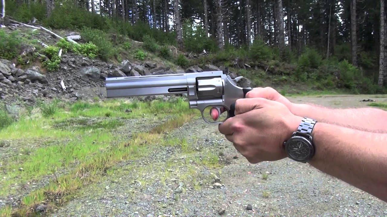 Dan Wesson 715 .357 Magnum Revolver (HD)